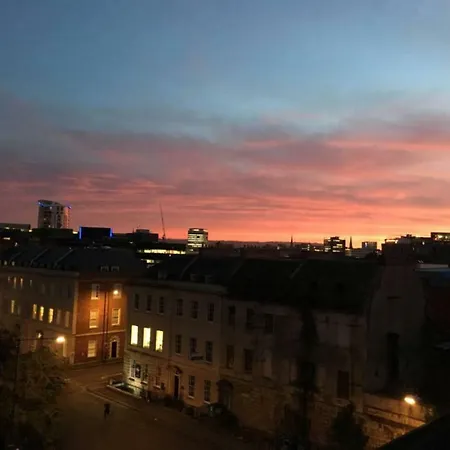 2 Bedroom City Centre Penthouse Bristol